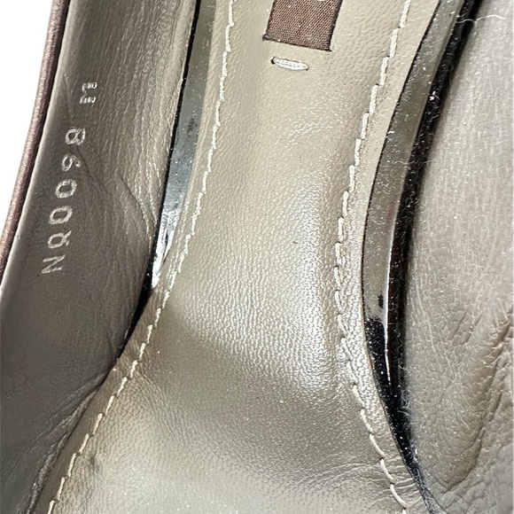 Louis Vuitton Elegant Gray and Black Heels - Picture 8 of 10